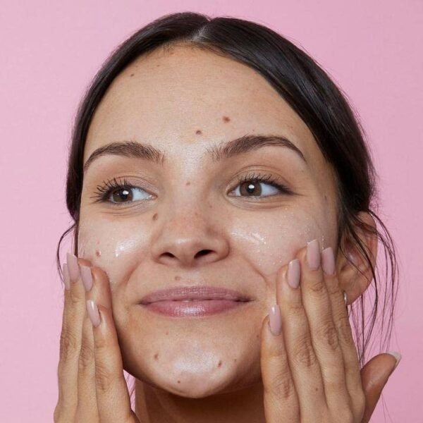 Cleaning soap & Glory Light Exfoliating Face Wash & Vitamin C Cleanser - 3-in-1 Exfoliator, Make-up Remover & Hydrating Facial Cleanser for Clear, Clean & Radiant Pores and skin for All Pores and skin Sorts (350ml) - Image 4